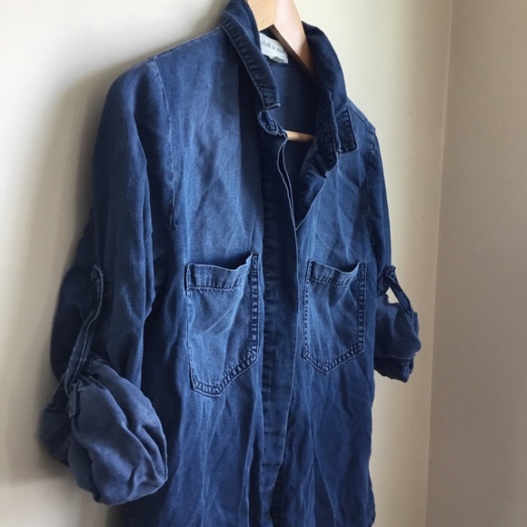 Cloth & Stone Chambray Split Hem Button Down Shirt - Picture 4 of 8